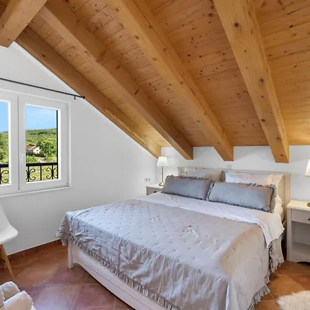 بيت ضيافة Kalpic & 4*