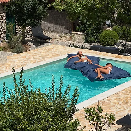 Kalpic & بيت ضيافة لازوفاك